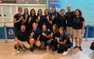 Foto de família de l'equip femení a la tornada de Corea | RFEN